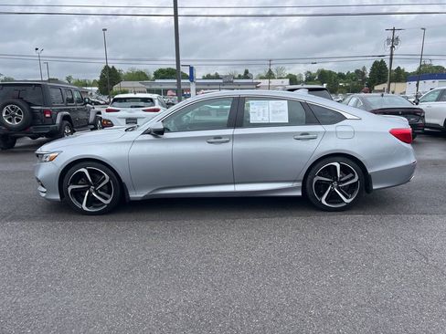 Used 2018 Honda Accord Sport image 2