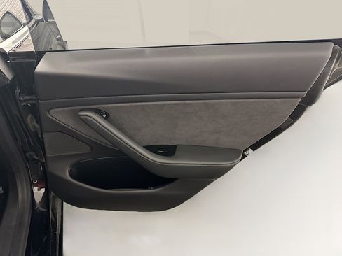 Used 2019 Tesla Model 3 Long Range image 32