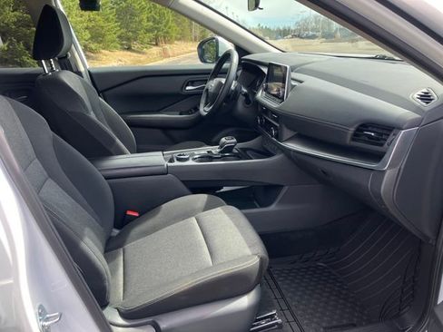 Used 2025 Nissan Rogue SV AWD/4WD image 15