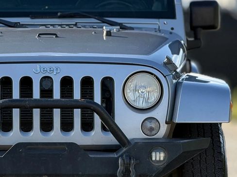 Used 2014 Jeep Wrangler Sahara w/ Dual Top Group AWD/4WD image 12