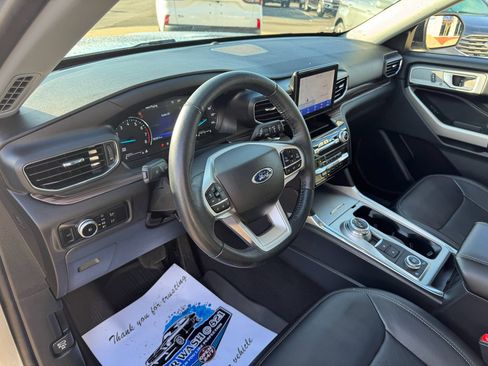 Certified 2023 Ford Explorer Limited w/ Class IV Trailer Tow Package image 32