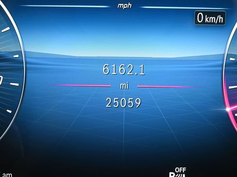 Used 2025 Mercedes-Benz E 350 Sedan image 32