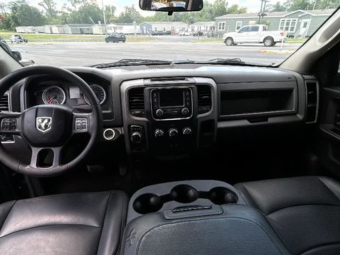 Used 2017 RAM 1500 Express AWD/4WD image 8