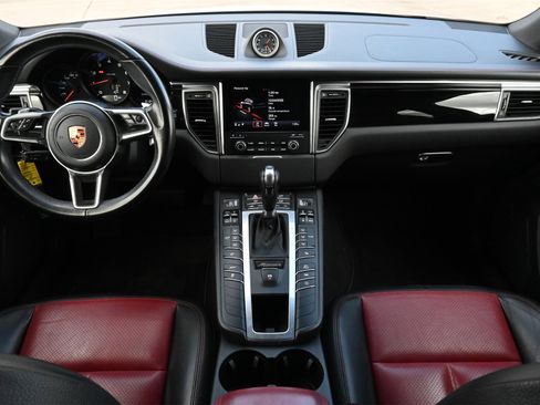 Used 2018 Porsche Macan image 7