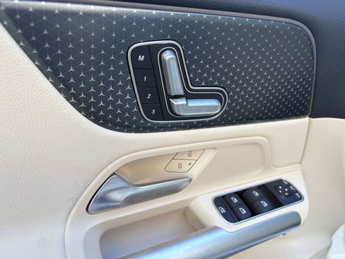 New 2025 Mercedes-Benz GLA 250 image 14