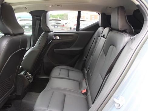 Used 2023 Volvo XC40 B5 Plus w/ Protection Package Premier AWD/4WD image 21