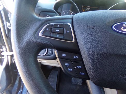 Used 2018 Ford Escape SE image 17