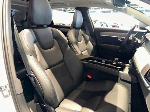 Used 2025 Volvo V90 B6 Cross Country Plus w/ Protection Package Premier AWD/4WD image 32