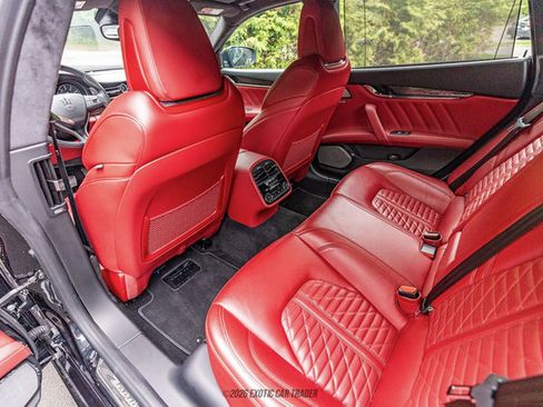 Used 2022 Maserati Quattroporte Trofeo RWD image 35