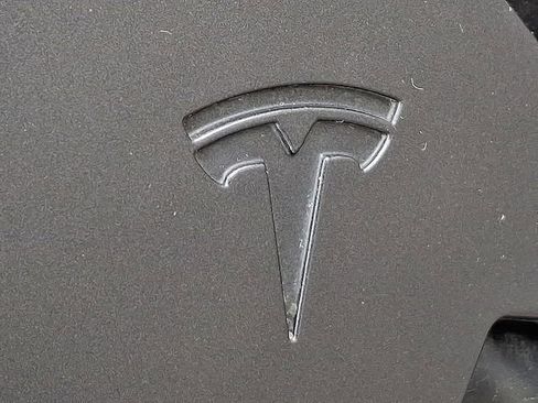Used 2026 Tesla Model Y 2WD image 32