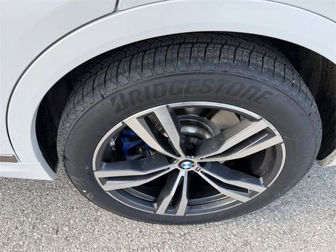 Used 2022 BMW X7 M50i w/ Cold Weather Package image 6