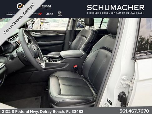 Certified 2023 Jeep Grand Cherokee Limited AWD/4WD image 11