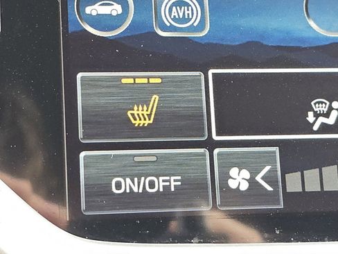 Used 2024 Subaru Ascent Premium w/ Convenience Package image 11