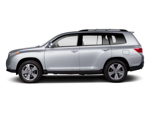 Used 2013 Toyota Highlander Plus FWD image 3
