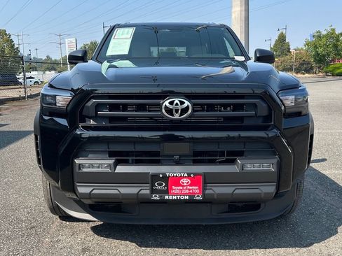 Certified 2025 Toyota 4Runner SR5 AWD/4WD image 2