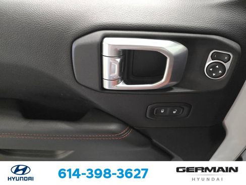 Used 2022 Jeep Wrangler Unlimited Rubicon w/ Cold Weather Group AWD/4WD image 26