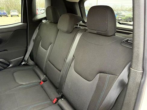 Used 2021 Jeep Renegade Latitude image 36