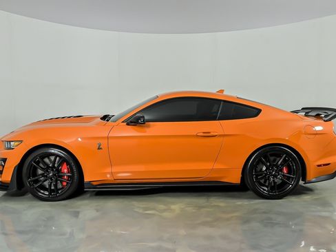 Used 2021 Ford Mustang Shelby GT500 w/ Technology Package RWD image 7