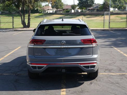 Used 2022 Volkswagen Atlas Cross Sport SEL R-Line AWD/4WD image 4