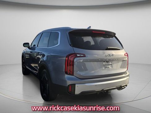 Used 2024 Kia Telluride S image 6