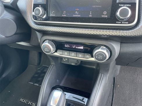 Used 2019 Nissan Kicks SV image 26