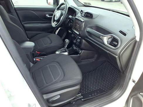 Used 2022 Jeep Renegade Latitude AWD/4WD image 18