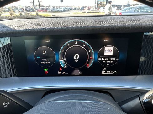 New 2025 Volkswagen Tiguan SE image 23