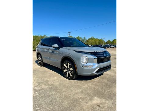 New 2026 Mitsubishi Outlander SEL FWD image 3