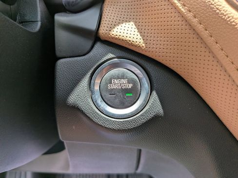 Used 2020 Chevrolet Equinox Premier FWD image 31