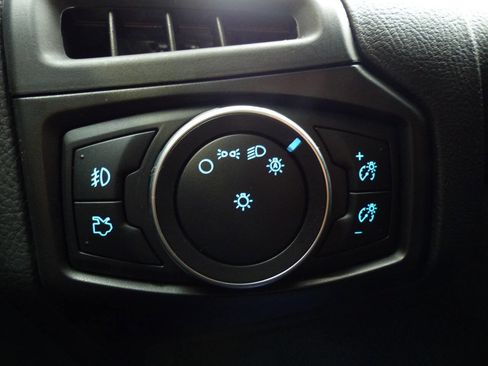 Used 2017 Ford Focus Titanium image 24