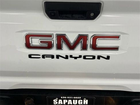 New 2025 GMC Canyon AT4 w/ Nightfall Edition image 32