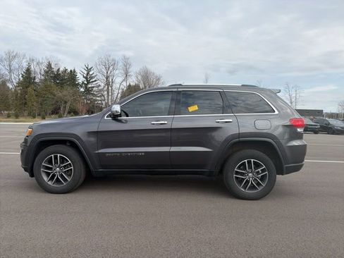 Used 2018 Jeep Grand Cherokee Limited image 2