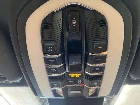Used 2017 Porsche Cayenne S Platinum w/ Premium Package Plus (Pjy) AWD/4WD image 28