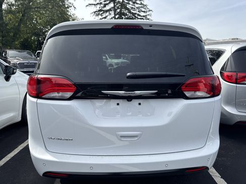 New 2026 Chrysler Voyager LX image 6