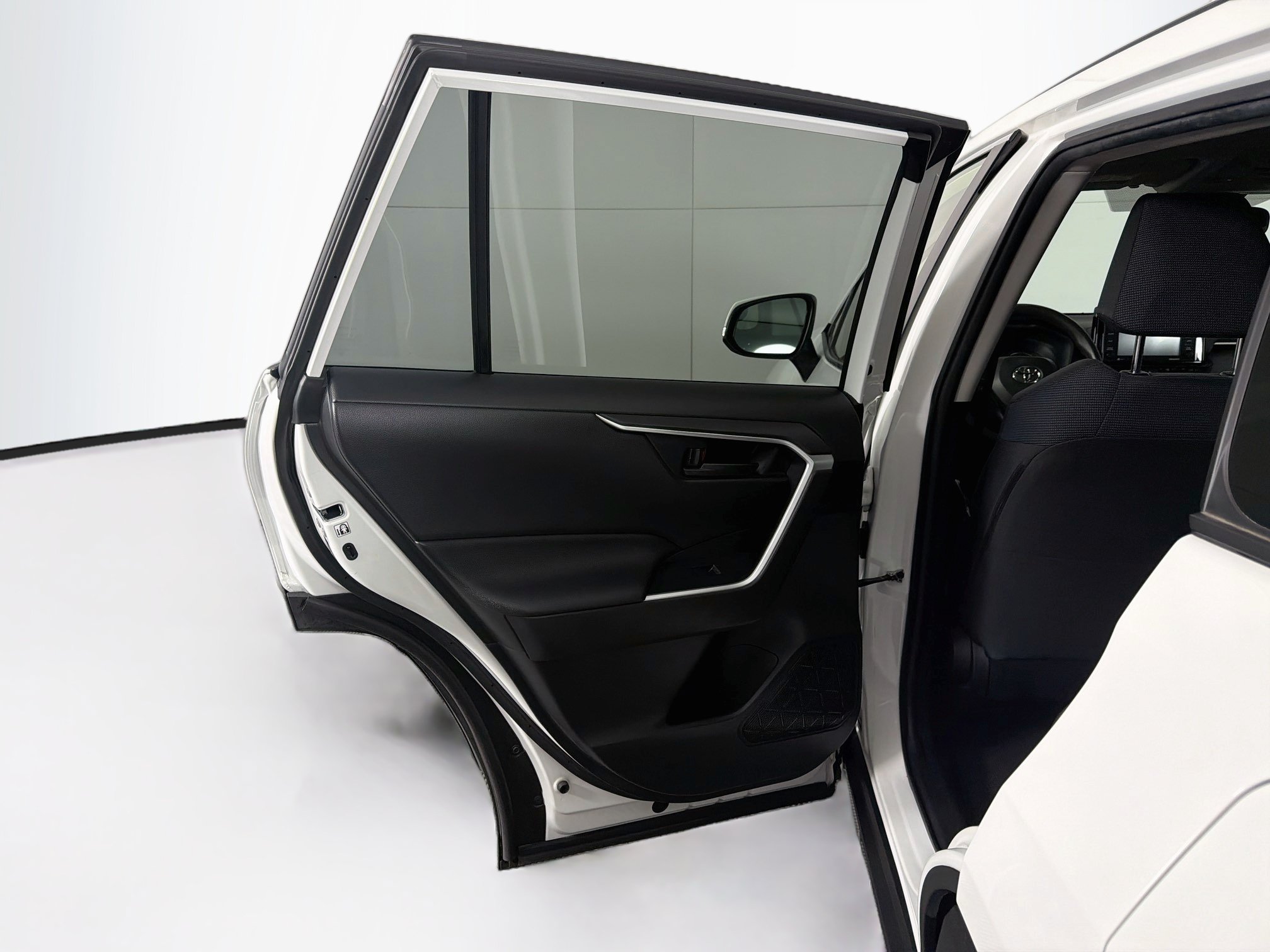 Used 2020 Toyota RAV4 LE w/ Carpet Mat Package FWD image 26
