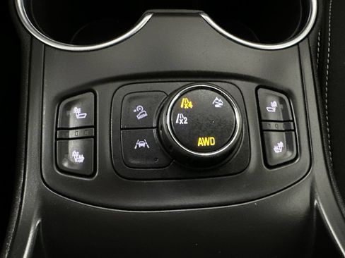 Used 2022 GMC Terrain SLE w/ Driver Convenience Package AWD/4WD image 38