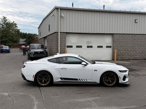 Used 2025 Ford Mustang GT Premium w/ GT Performance Package RWD image 13