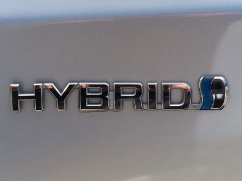 Used 2016 Toyota Camry LE FWD image 8