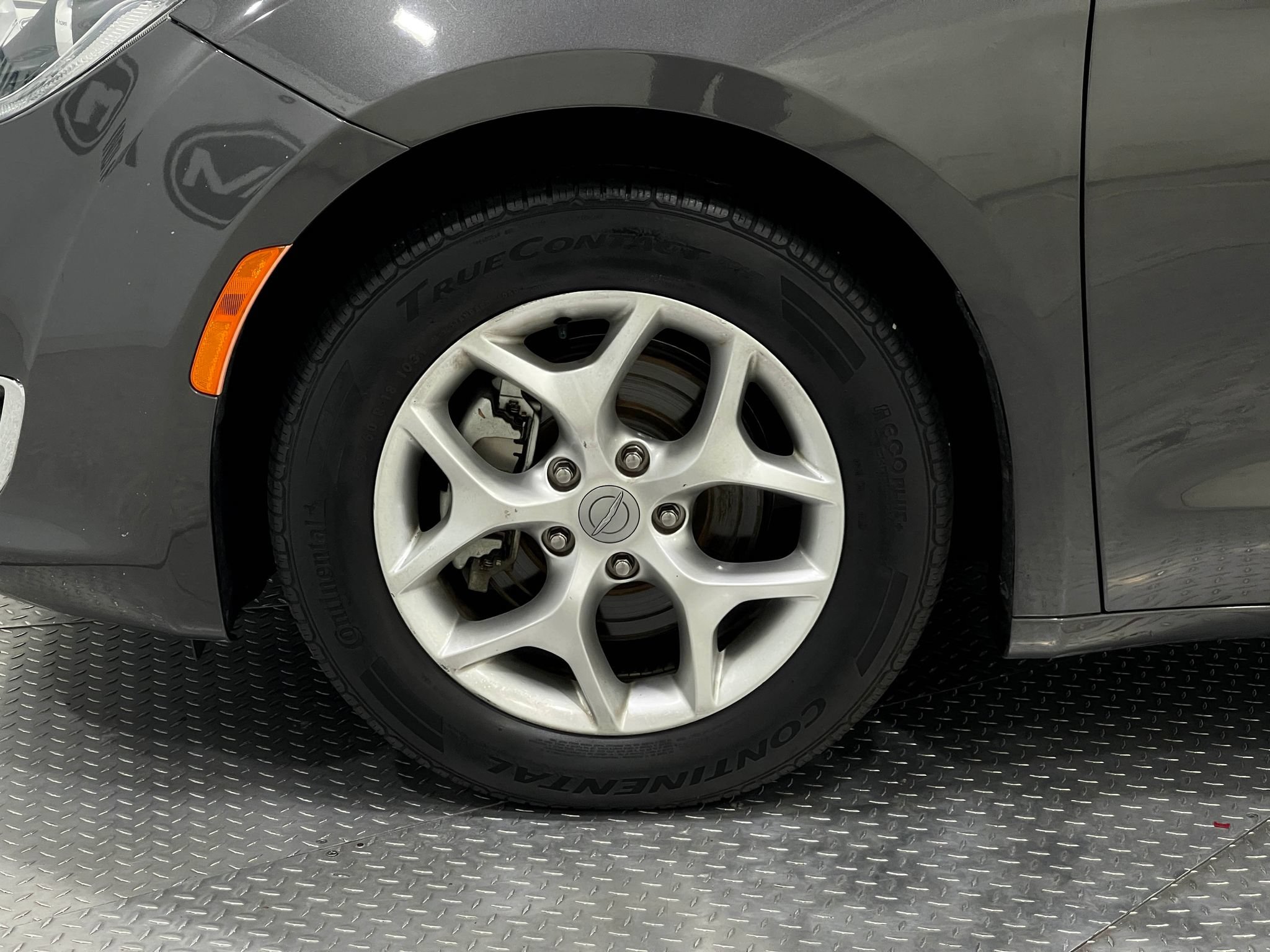 Used 2020 Chrysler Pacifica Limited FWD image 36