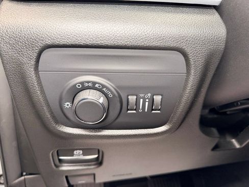 New 2026 Jeep Grand Cherokee Altitude AWD/4WD image 16
