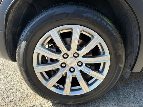 Used 2023 Cadillac XT4 Premium Luxury FWD image 8
