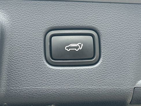 Used 2023 Hyundai Palisade Limited FWD image 19