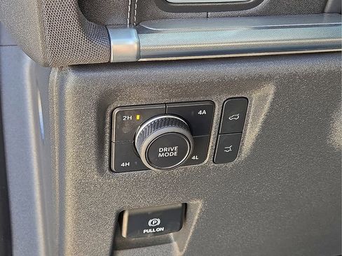 Used 2025 Ford Expedition Max Platinum image 26