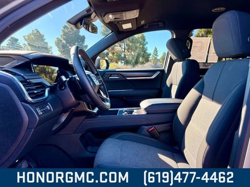 Used 2025 GMC Acadia Elevation image 11