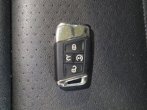 Used 2021 Volkswagen Atlas SEL R-Line image 32