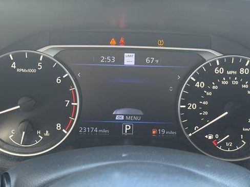 Used 2023 Nissan Altima 2.5 SV w/ SV Premium Package FWD image 10