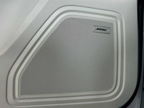 Certified 2026 Porsche Macan AWD/4WD image 12