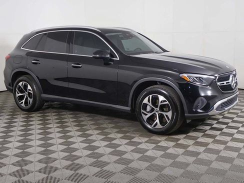 Used 2025 Mercedes-Benz GLC 350e 4MATIC image 15