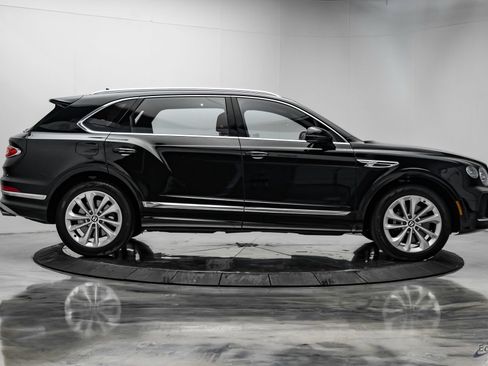 Used 2023 Bentley Bentayga Extended Wheelbase AWD/4WD image 17