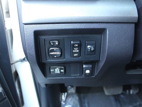 Used 2015 Toyota Tundra SR5 image 28